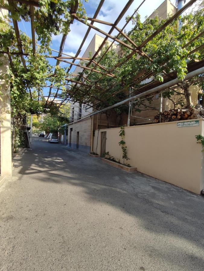 Hotelise I Bells-Of-Ireland Apartment Jerevan Eksteriør bilde